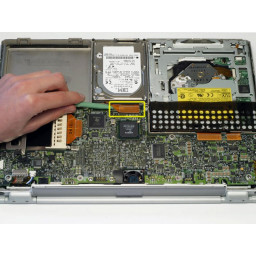 Замена жесткого диска PowerBook G4 Titanium Mercury